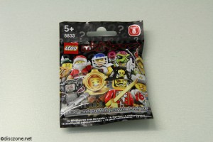 8833 Minifigures Series 8 - Pack Front