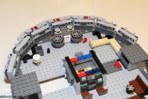 7965 Millennium Falcon - Interior