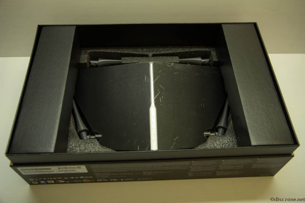 D-Link Wireless - DIR-890L Box Contents