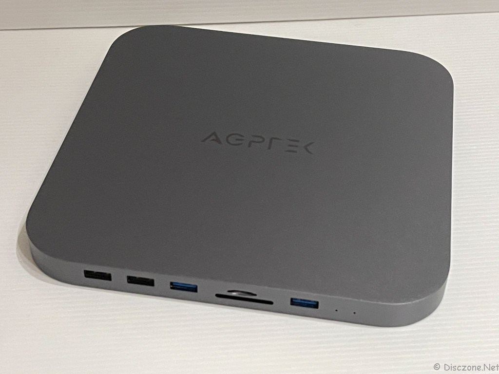 AGPTEK USB Hub and Storage - Itself